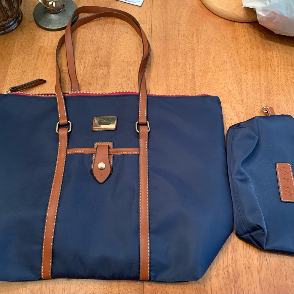 Dooney & Bourke large nylon navy bag and pouch